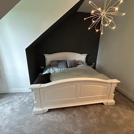 Hayward Mews Homes In Holiday home