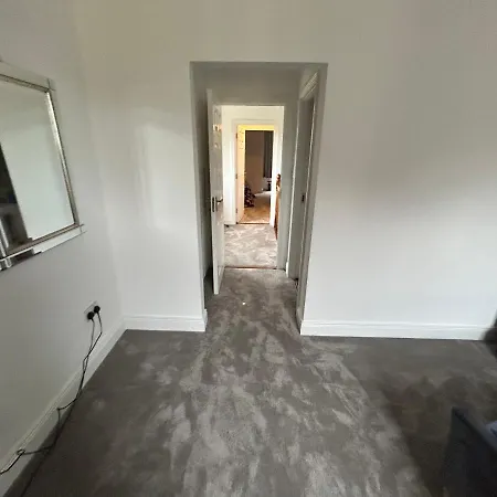 Hayward Mews Homes In * Сводз